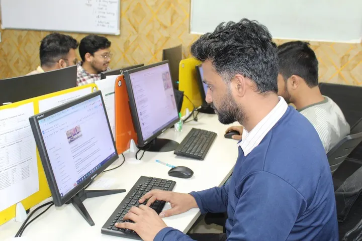 Business 1 image CYBERBIZZ TRAINING - DIGITAL MARKETING COURSES IN NOIDA, NCR