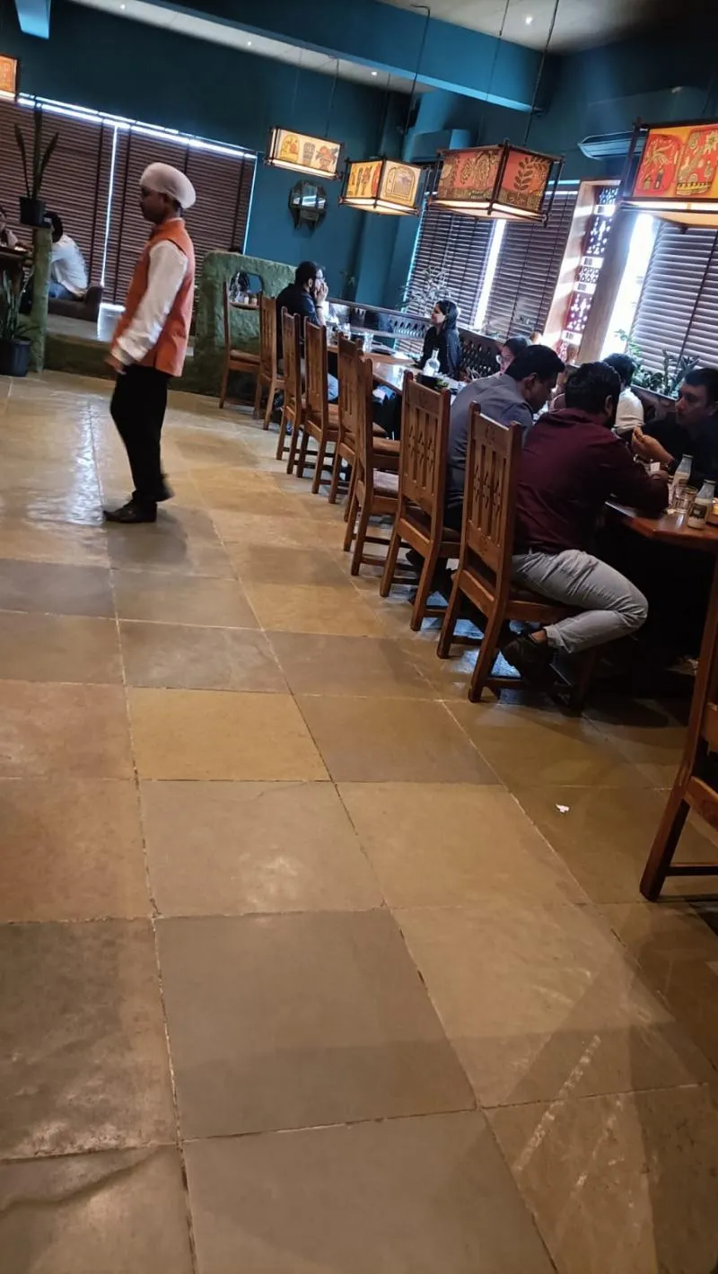 Business 5 image JASSI DE PARATHE