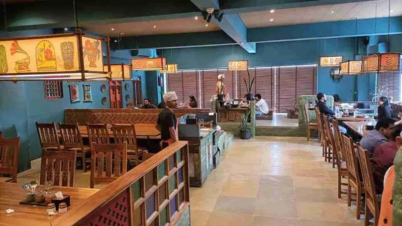 Business 2 image JASSI DE PARATHE