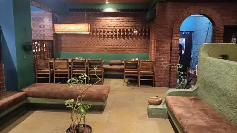 Business 1 image JASSI DE PARATHE