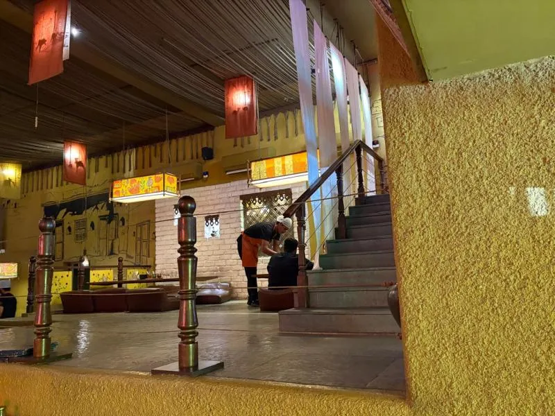 Business 2 image JASSI DE PARATHE